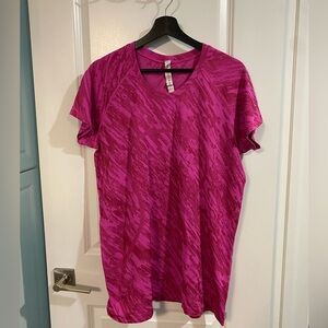 Lululemon Tshirt Sz 18